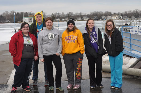 Students plunge into water for cause