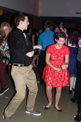 Senior Nick Radziewicz and freshman Amanda Cushard dancing at Snowfest.