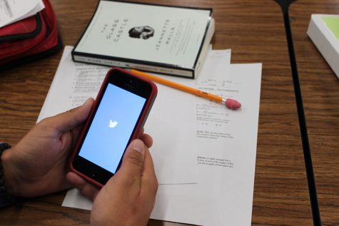 Cell phones frustrate teachers, negatively impact education
