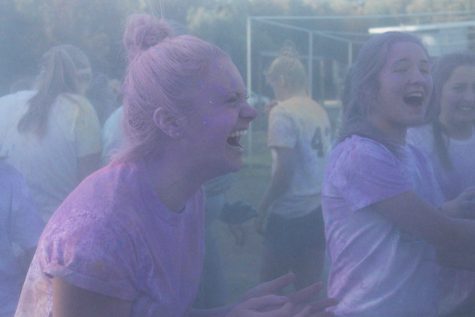 Color war kicks off homecoming week
