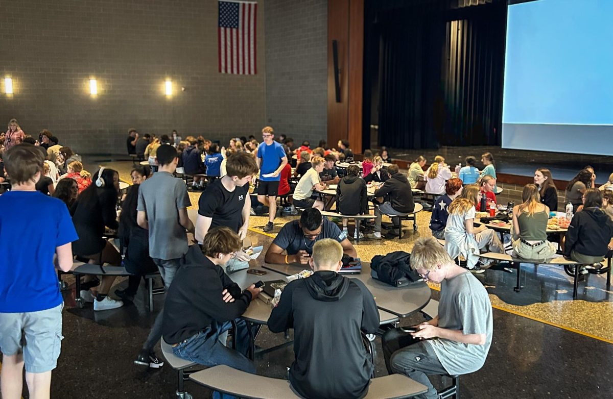 Students in the cafetorium during third lunch.
